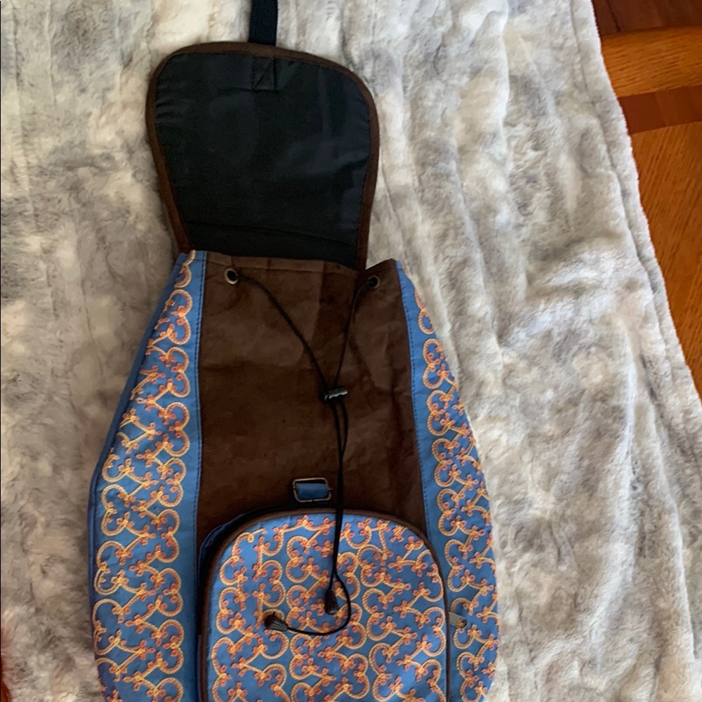 Beautiful Embroidered Backpack 🔻 - Picture 4 of 7